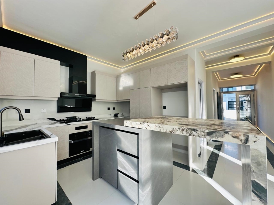 4 Bedroom Property for Sale in Sandown Western Cape